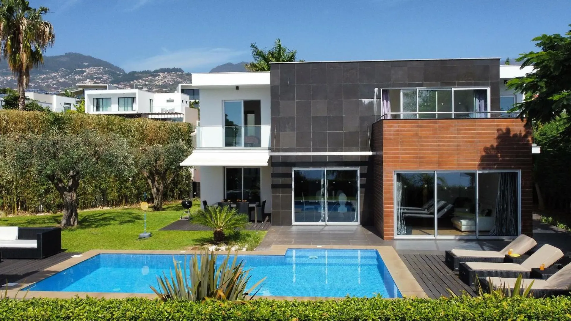 Villa Ravenala - By Lovelystay contacts